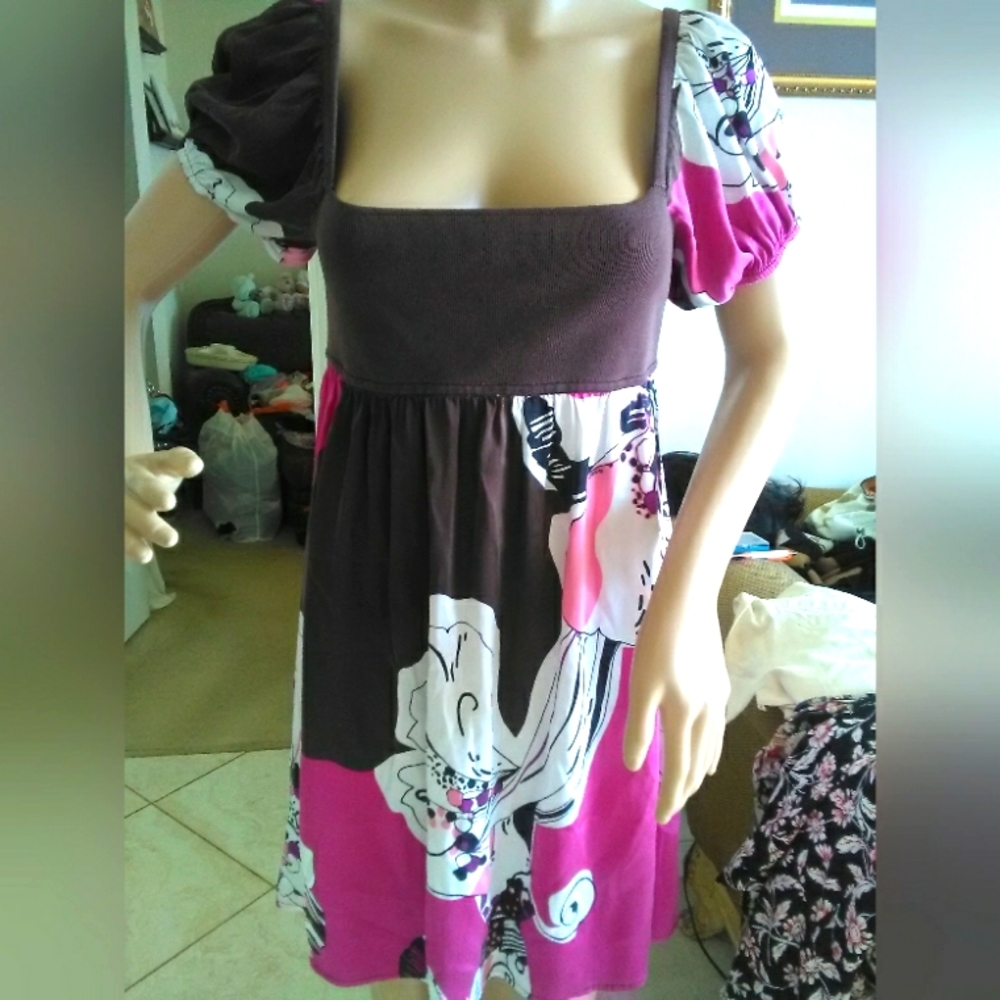 SILK DRESS PINK & BROWN W/ LG FLOWERS SZ. MED. BY BEBE BEAUTIFUL SOFT LIGHT